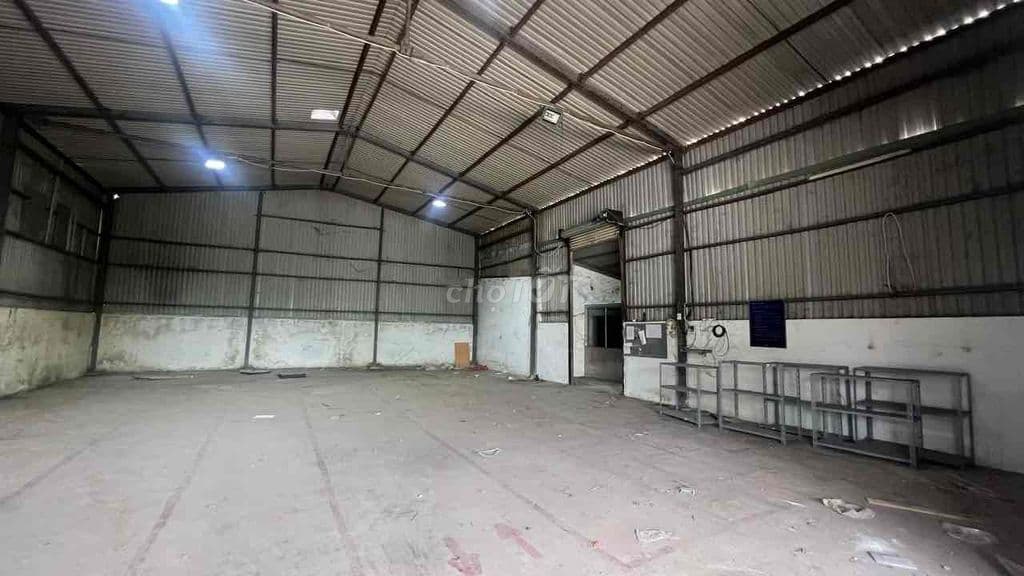 bán xưởng mặt tiền đường nhựa xây full hết đất - Ảnh 2