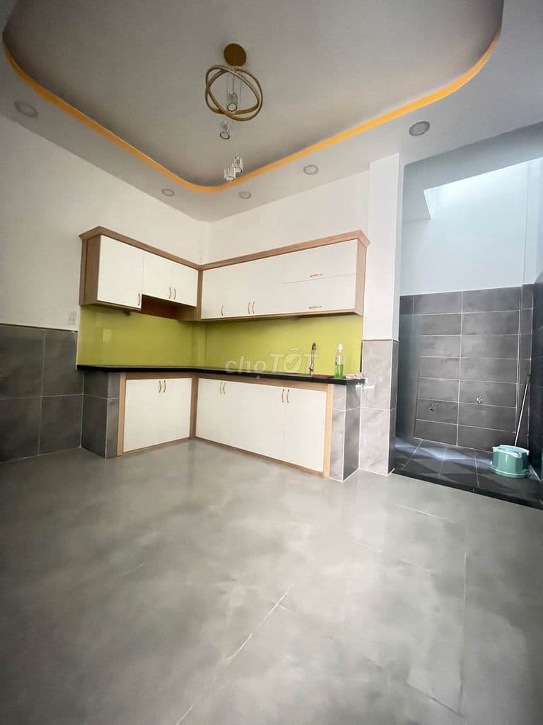 NHÀ 2 TẦNG – 4PN – HẺM XE HƠI THÔNG – SÁT MẶT TIỀN- GIÁ 5.X TỶ - Ảnh 3