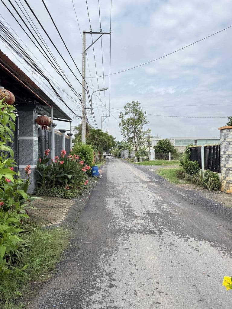 Cần bán nền thổ cư gần cầu gạch tra 5x20