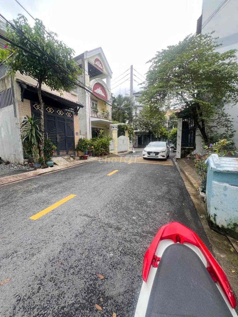 *** 1 lô vị trí Vip , diện tích khủng 5 x 28 Mặt tiền đường nhựa