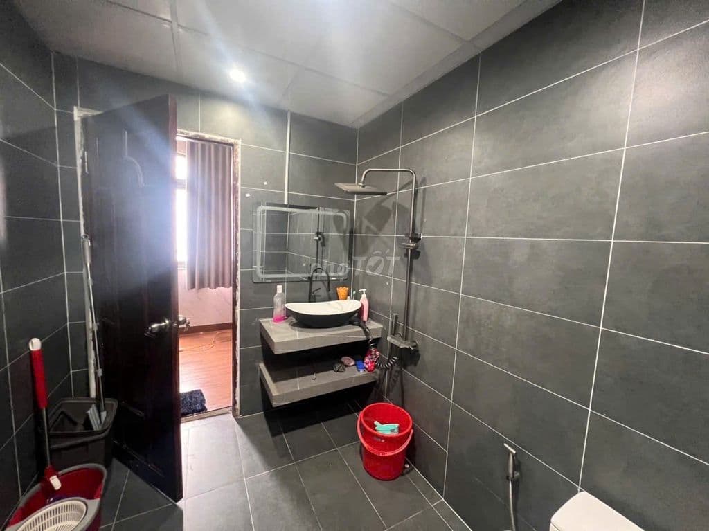 Mặt tiền- Gần Ngã 4Thủ Đức- Dòng tiền 30tr/th- 90m2- 4 tầng-12 tỷ - Ảnh 3