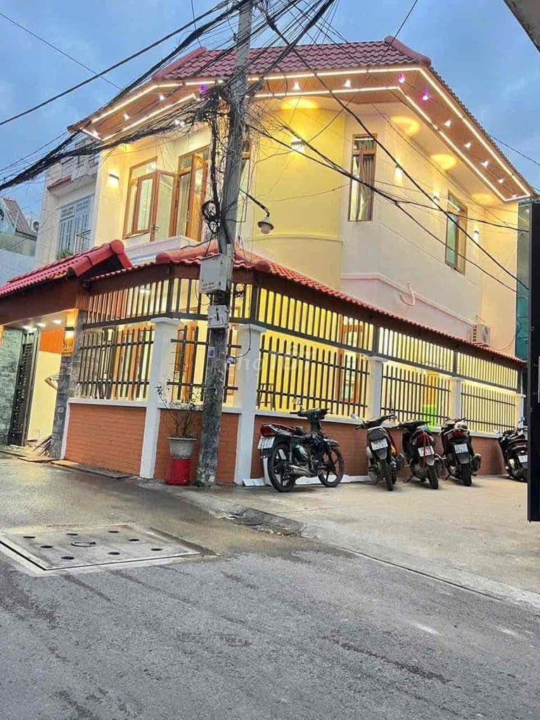 CẦN TIỀN HẠ 500 TRIỆU. BIỆT THỰ MINI 8 X 13. ĐÚC 1 LẦU 4PN. 3TOLET