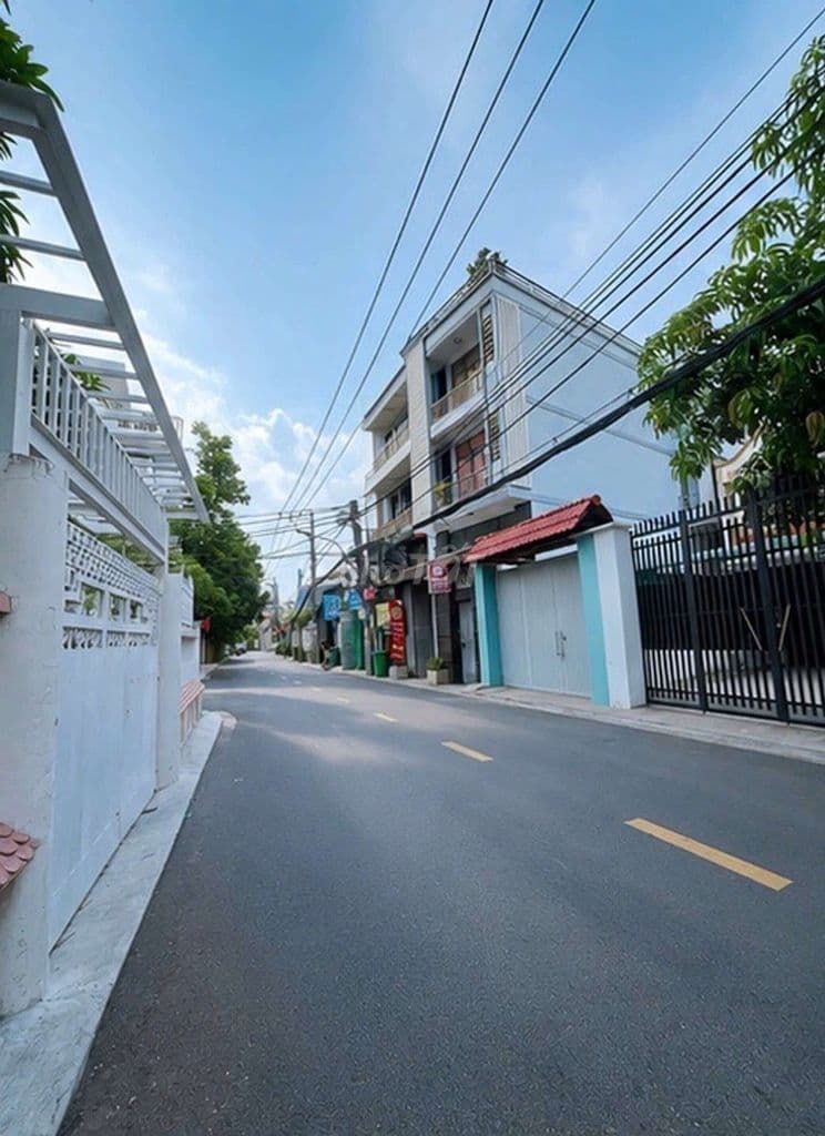 NHÀ GẦN GIMAMALL DT 65M2 GIÁ 9 TỶ X - Ảnh 2