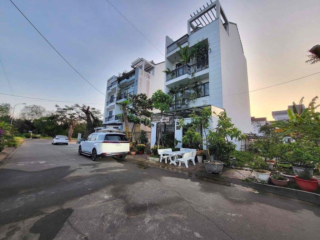 Bán đất Nền Nhà Phố View Rạch Topia Khang điền Q9