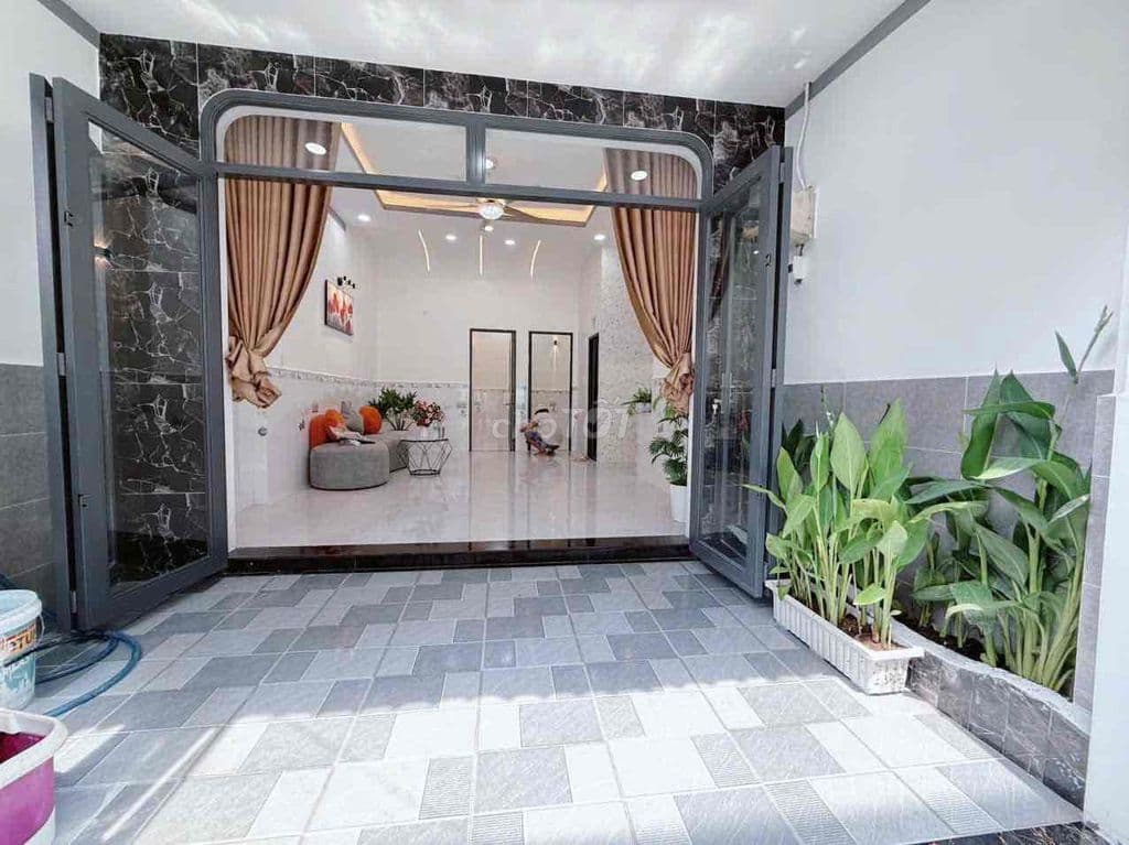 CHÍNH CHỦ MỚI SỬA XONG NHÀ 4x12 HẺM Ô TÔ CÀN BÁN GẤP