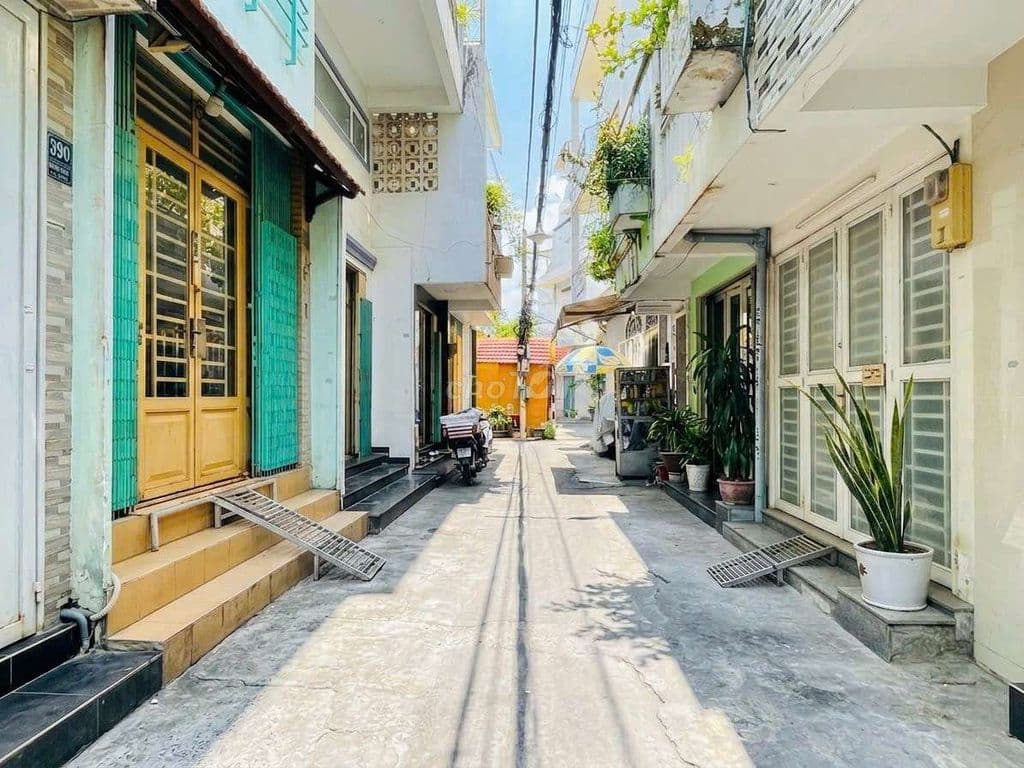 NHÀ ĐẸP Huỳnh Văn Bánh 4 Tầng 3 P.Ngủ 4WC - Ảnh 2