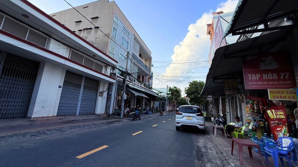 Mặt tiền kinh doanh DT 4,6mx16m đang khai thác dòng tiền . giá 6,x tỷ - Ảnh 3