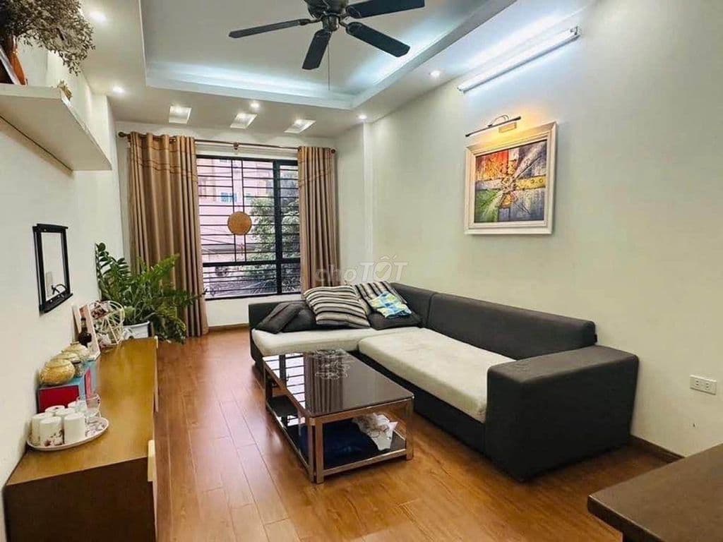 bán nhà Đê La Thành 50m² ô tô tránh