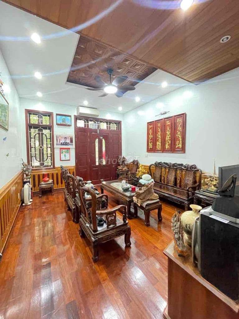 Gấp! Vũ Tông Phan, ngõ nông, nhà dân xây, không QH, sổ CC, DT 35m2*5T