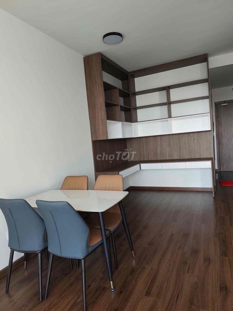Bán nhanh căn hộ 2PN 2WC giá chỉ 4 tỷ 7, đã có sổ hồng. Sẵn pass xem