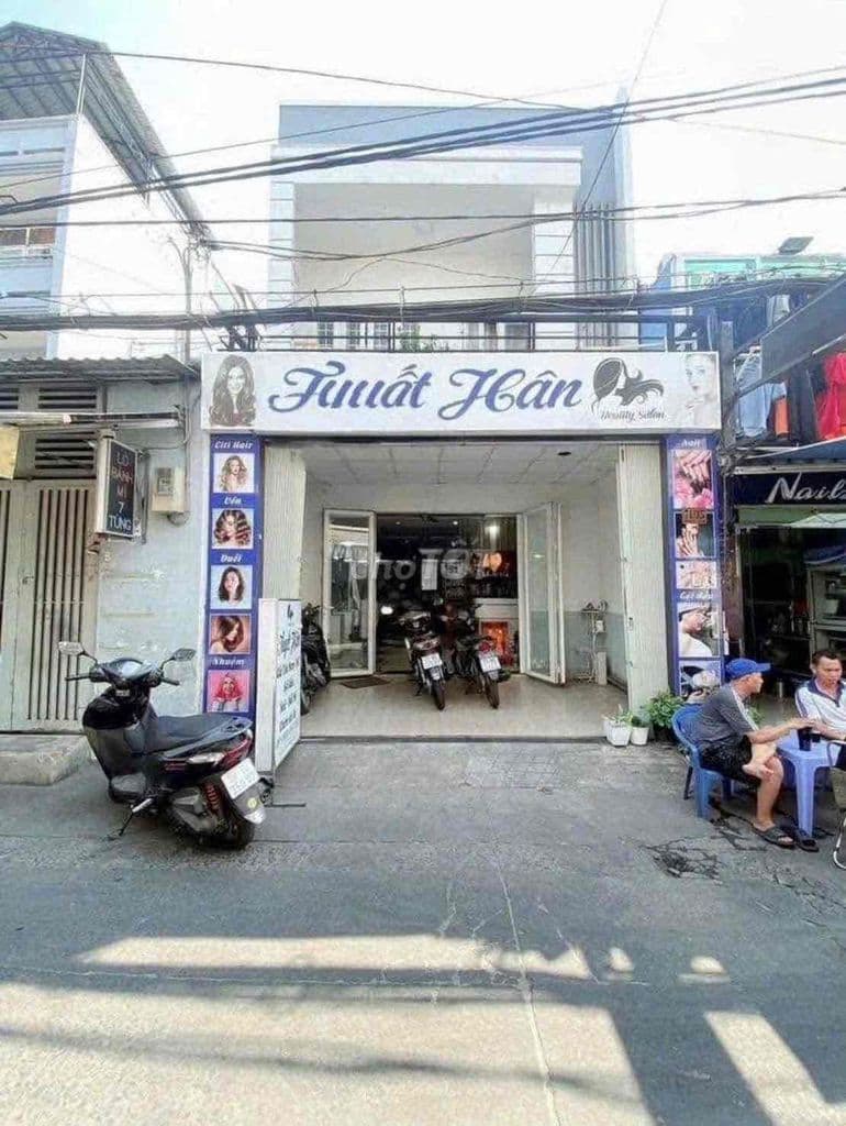 Chủ nhà cần bán gấp căn nhà đang cho thuê mở tiệm Tóc nail
