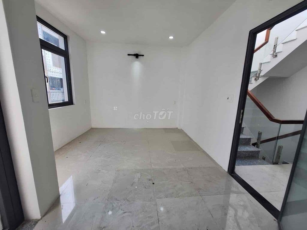 HẺM XE HƠI 5M - NHÀ MỚI VÀO Ở LIỀN 3 TẦNG - GẦN CHỢ NÔNG SẢN THỦ ĐỨC