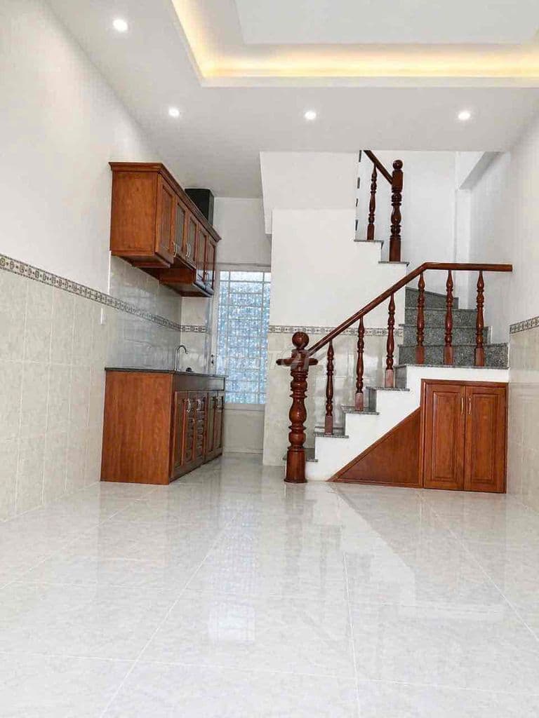 CHỈ 5,5 TỶ – NHÀ 3 TẦNG HẺM Ô TÔ QUAY ĐẦU – GIÁ TỐT KHU CMT8 - Ảnh 2