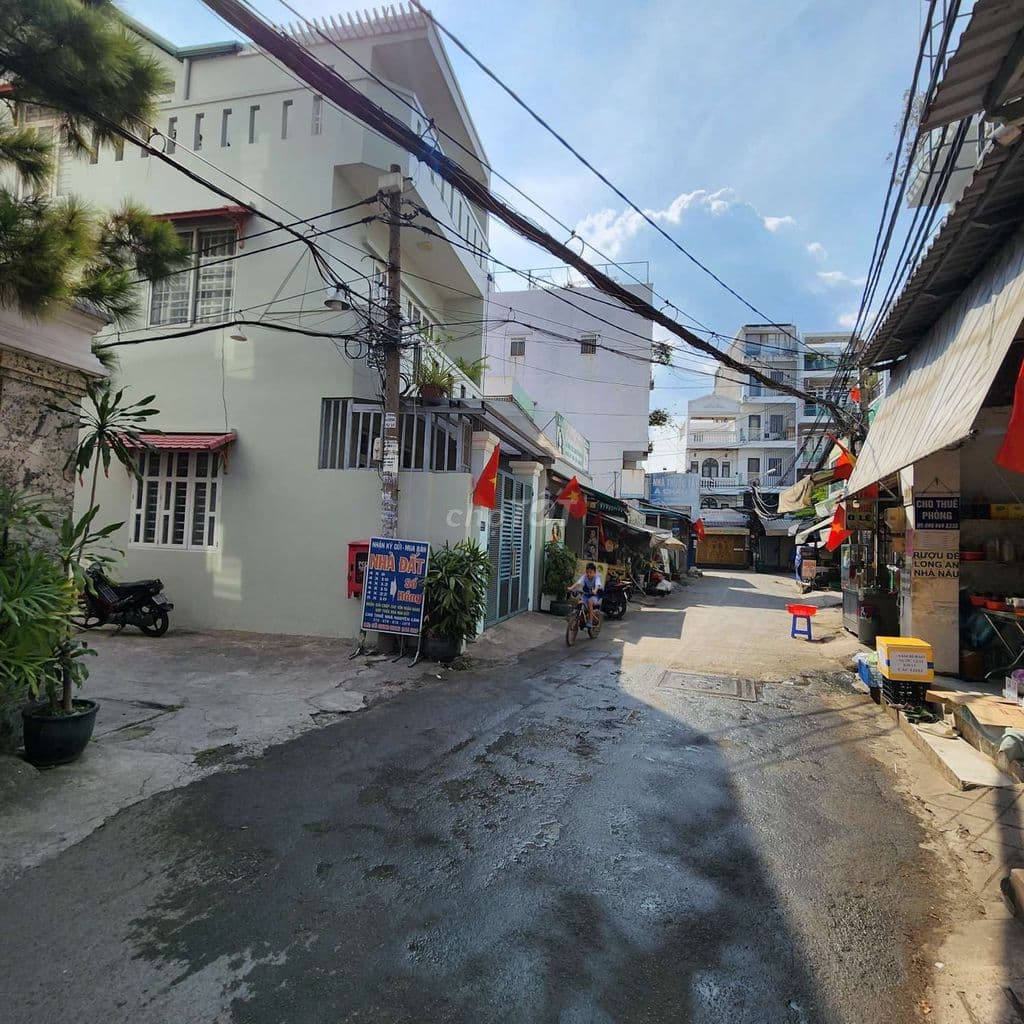Cần bán gấp nhà 3 tầng 2 phòng Phạm Văn Chiêu