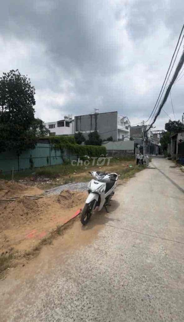 137m2 có 50m2 thổ cư đường xe hơi thị trấn Tân Túc Bình Chánh