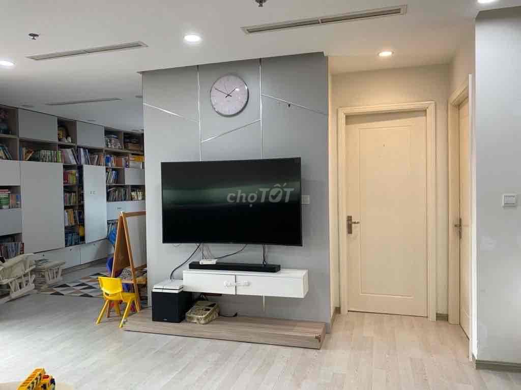 Chuyển nhượng CH Vinhomes Central Park-C2-117m2-3PN 3WC