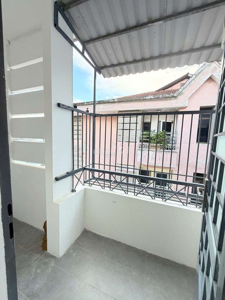 PENTHOUSE-LÔ GÓC(6,5×9)-THANG MÁY-2PN-2WC-HỒNG BÀNG Q11