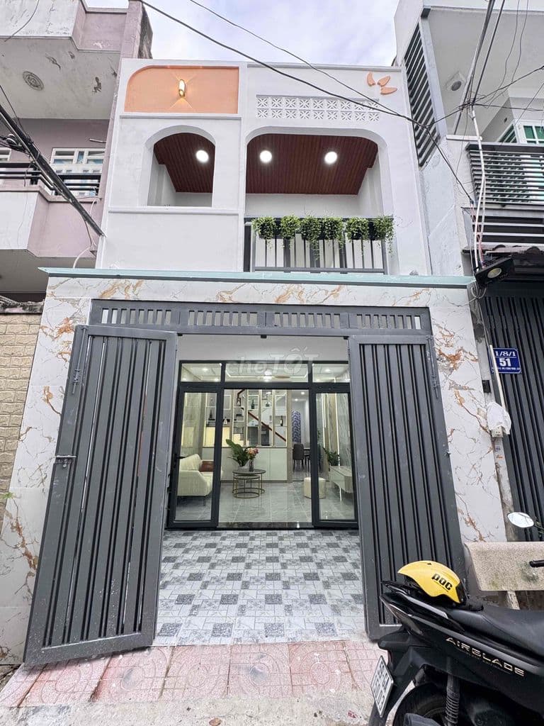 Hạ 100Triệu, Nhà 3PNgủ, Đẹp. ngã tư Nguyễn Văn Quá - Quang Trung Q12