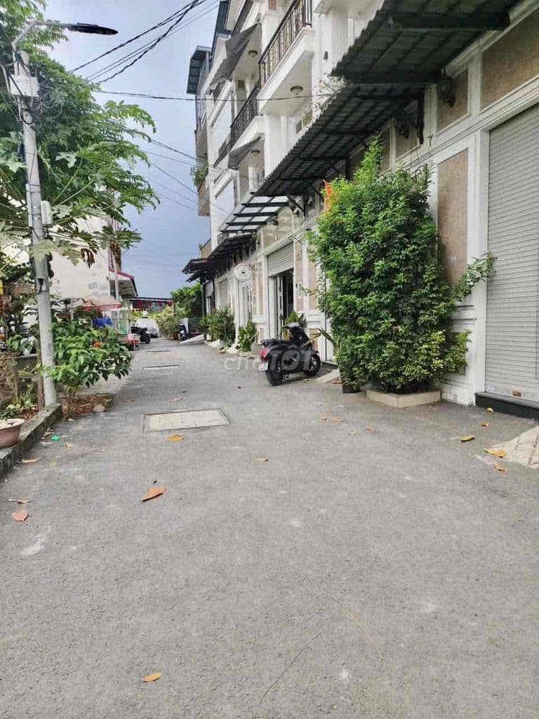 Bán Nhà 3 Tầng Khu Đồng Bộ Gần Phạm Văn Đồng Gigamall