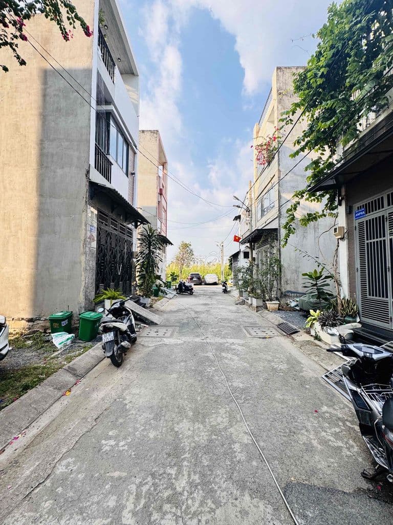 BÁN ĐẤT HXH QUỐC LỘ 13- SÁT ĐINH THỊ THI VẠN PHÚC CITY, SHR - Ảnh 3