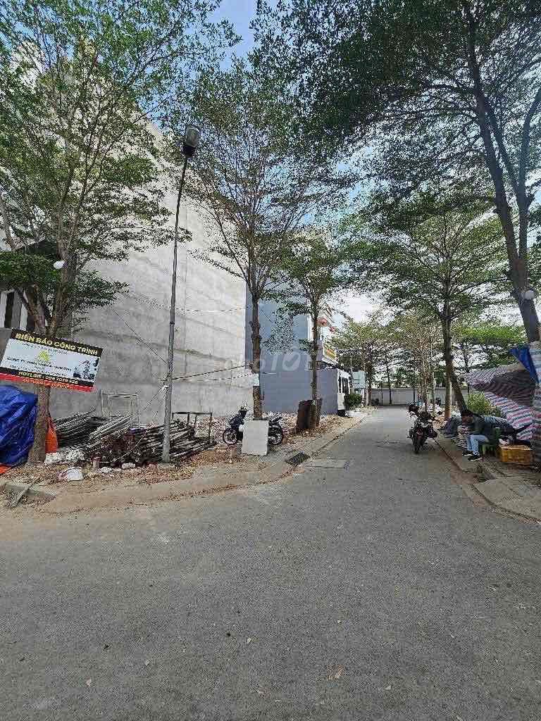 kẹt tiền bán giá cho khách mua đầu tư