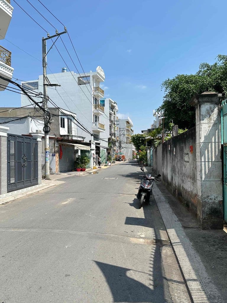 Nhà 4.5 tấm 4,2x15 hẻm 1 sẹc 8m HƯƠNG LỘ 2 - Ảnh 3