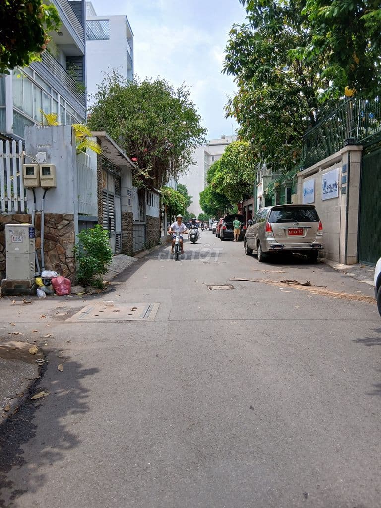 NHÀ NGAY ĐƯỜNG TRƯƠNG QUỐC DUNG QUẬN PHÚ NHUẬN - 35M2 x 2 TẦNG