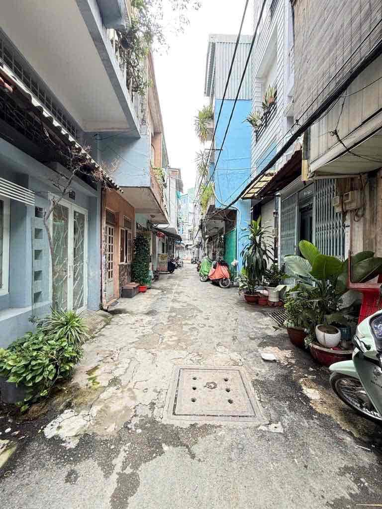 nhà hai mặt tiền - Ảnh 2