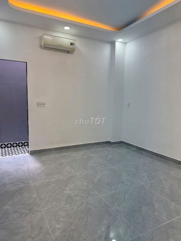 Bán nhà mặt tiền đường gần Đại Học công nghệ sài Gòn khu Cao Lỗ Q8