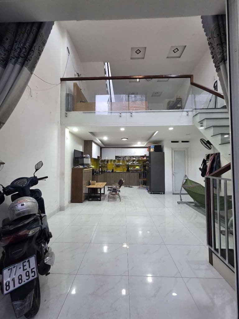 chính chủ giảm 300tr cần bán gấp nhà HXH Lê Văn Thọ p9 Gò Vấp