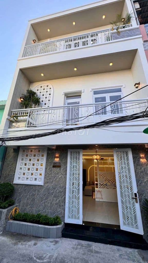 Nhà Phố Hiện Đại 2 Lầu Hẻm 1247 HTP