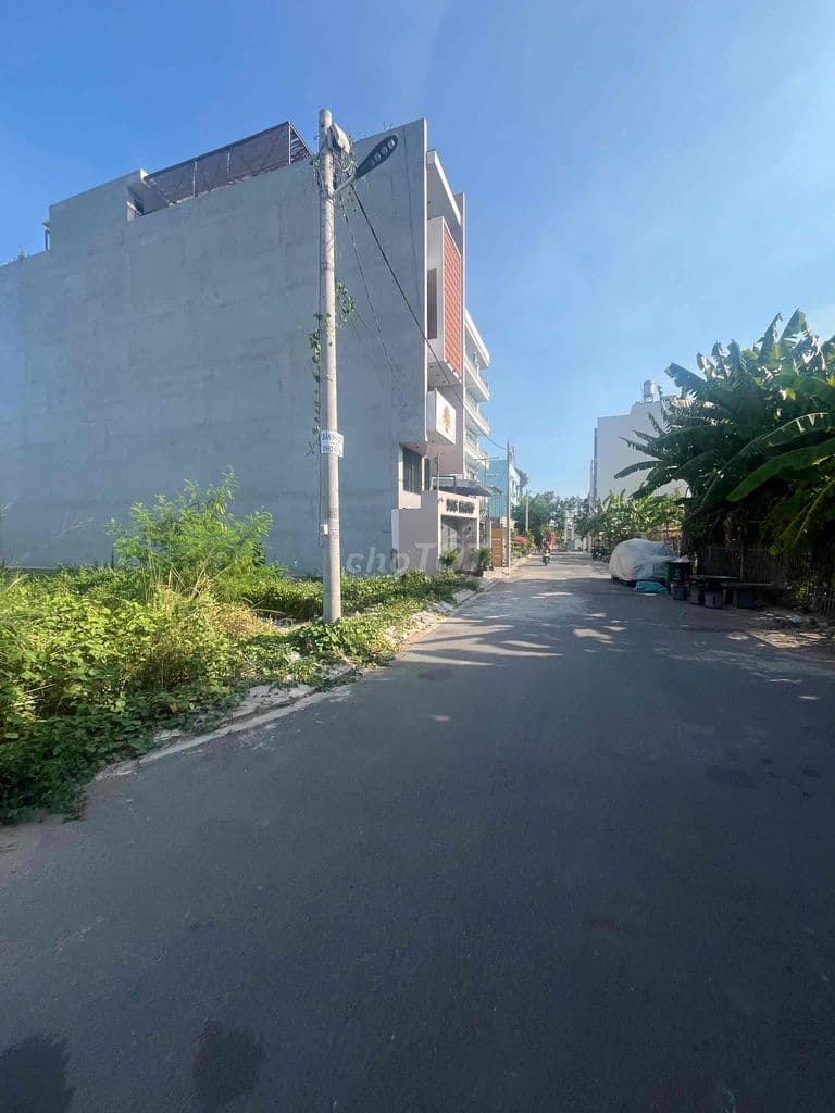 Lô đất siêu đẹp là CHDV sát sông Sài Gòn liền kề Vạn Phúc