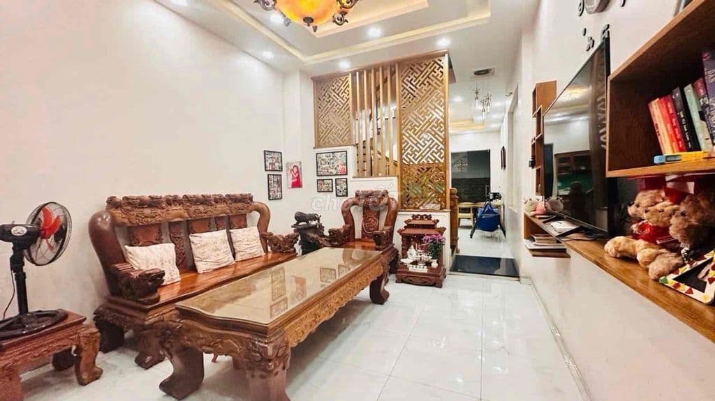 Bán nhà gấp gần Gigamall Phạm Văn Đồng, 151m2, 11 tỷ, 3 tầng, tách sổ - Ảnh 2