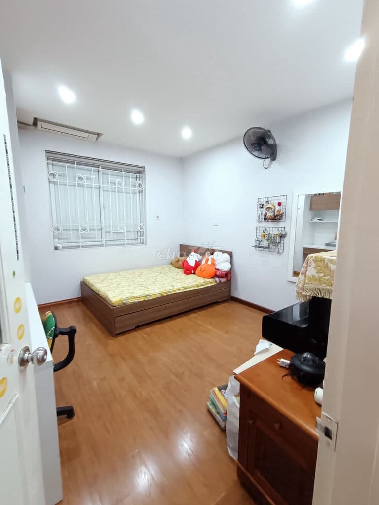 Bán căn hộ chung cư ngay đường Cầu Giấy, 76m2, 2 ngủ. 6 tỷ - Ảnh 2