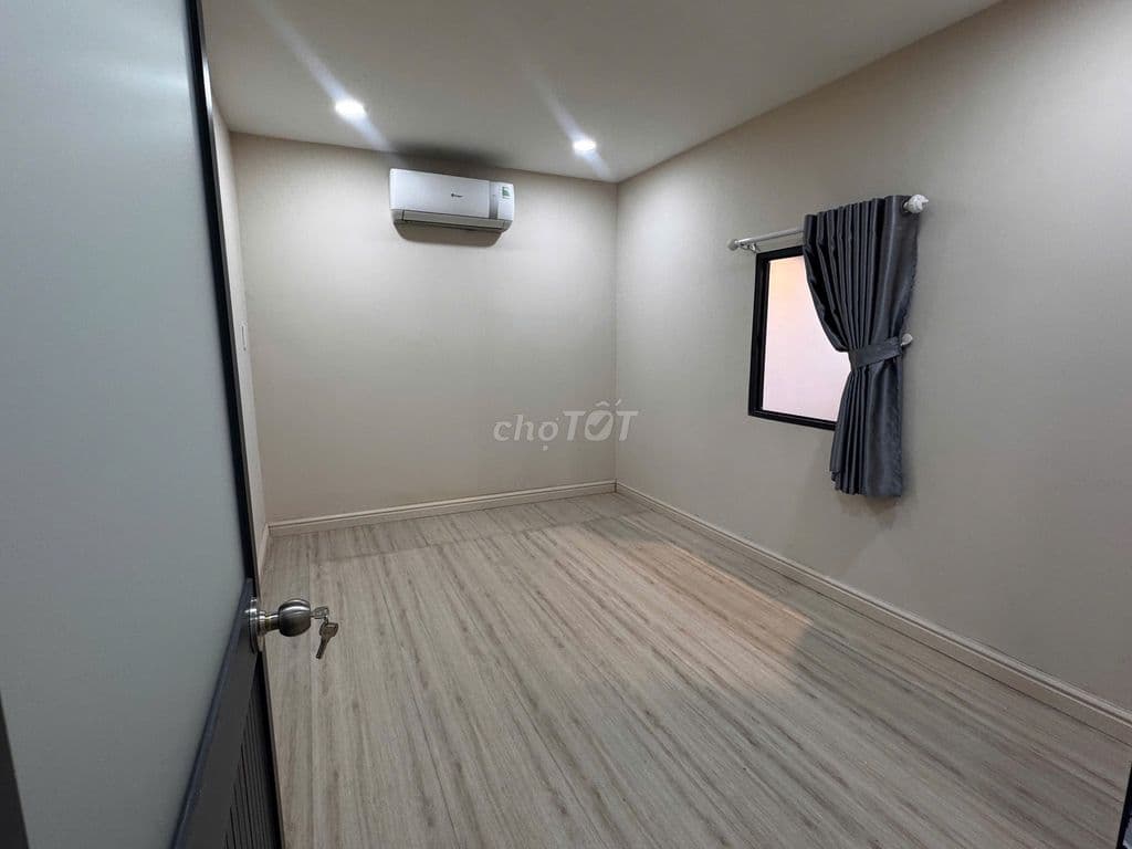 NHà đẹp gần chợ Thủ Đức hẻm cao không ngập nước giá tốt