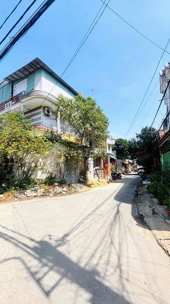 Nhà 2 mặt tiền hẻm xe tải