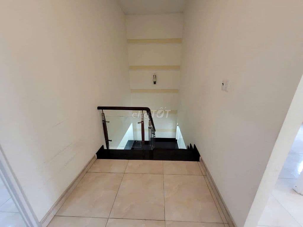 CHDV 20 phòng thu nhập 35tr Tô Ký sát DH Giao Thông hẻm 8m giá 9.4 tỷ - Ảnh 3