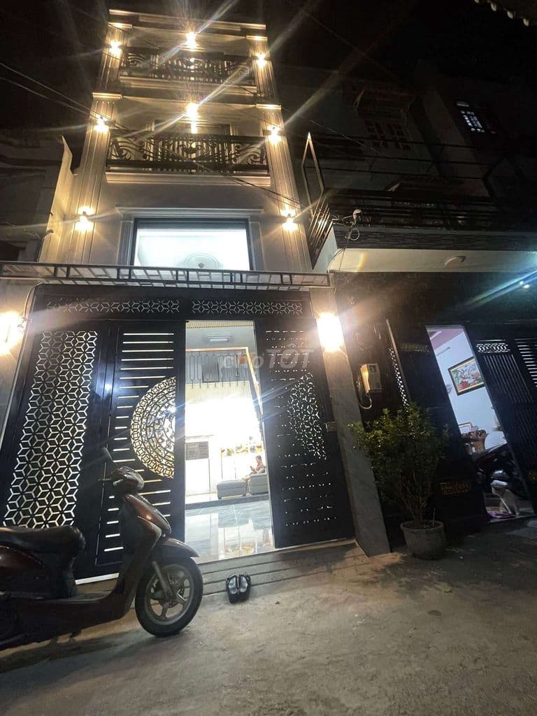 Nhà bán chính chủ trệt, lững, 2 lầu, sản ô tô.