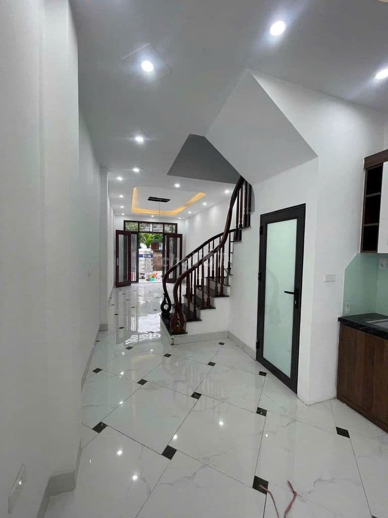 nhà gần chợ vân côn. 3 tầng 1 tum. RẺ nhất Vân côn. giá chỉ 3.x Tỷ - Ảnh 3