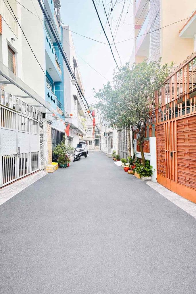 CHƯA TỚI 100tr/m2 - CÓ NHÀ 5 TẦNG 125m2 - NGAY NGUYỄN KIỆM P3 GV