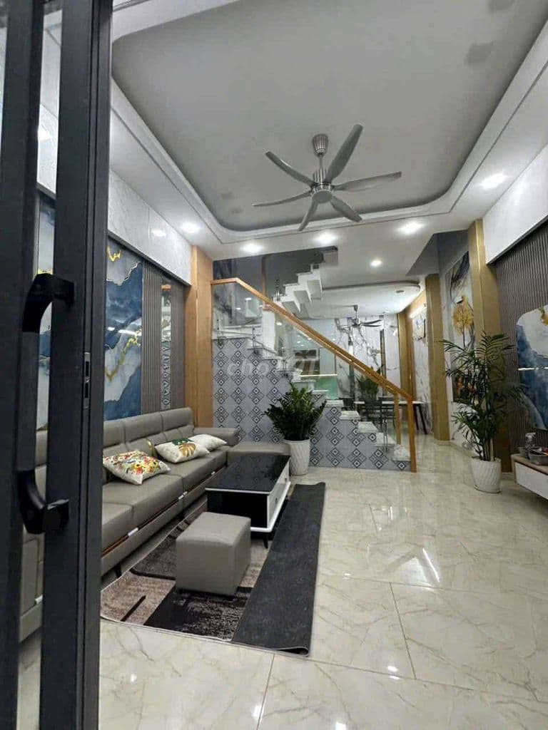 Bán nhà giá 3 tỷ 280 ạ nhà còn mới đẹp mua ở cho Đại Gia Đình ở luôn - Ảnh 2