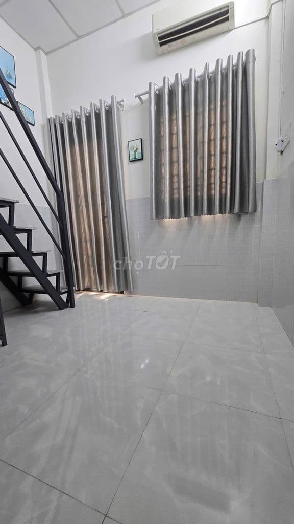 Nhà đường Kênh Tân Hóa 1 trệt, lửng lầu ngay Trường ĐH Văn Hiến - Ảnh 2