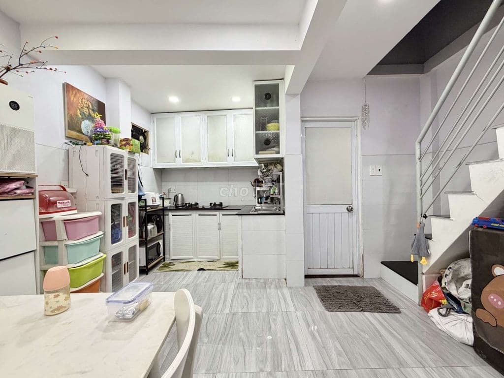 sát hẻm ô tô 31m² ,2pn giá tốt 3,5 tỷ sổ vuông nhà đẹp