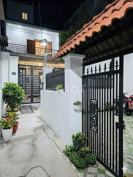 bán nhà phố 87m² gần chợ Long Trường giá tốt