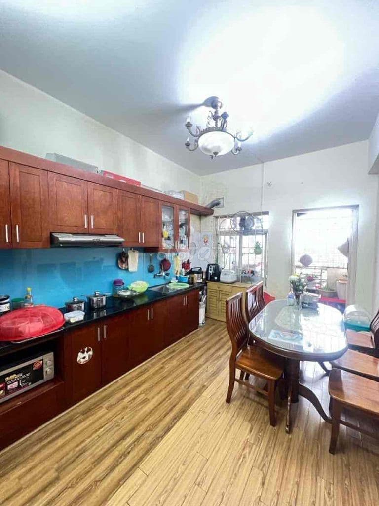 GIA MÓT! 5 tỷ tí ti như tập thể. Chung cư Định công 69m² thang máy vù