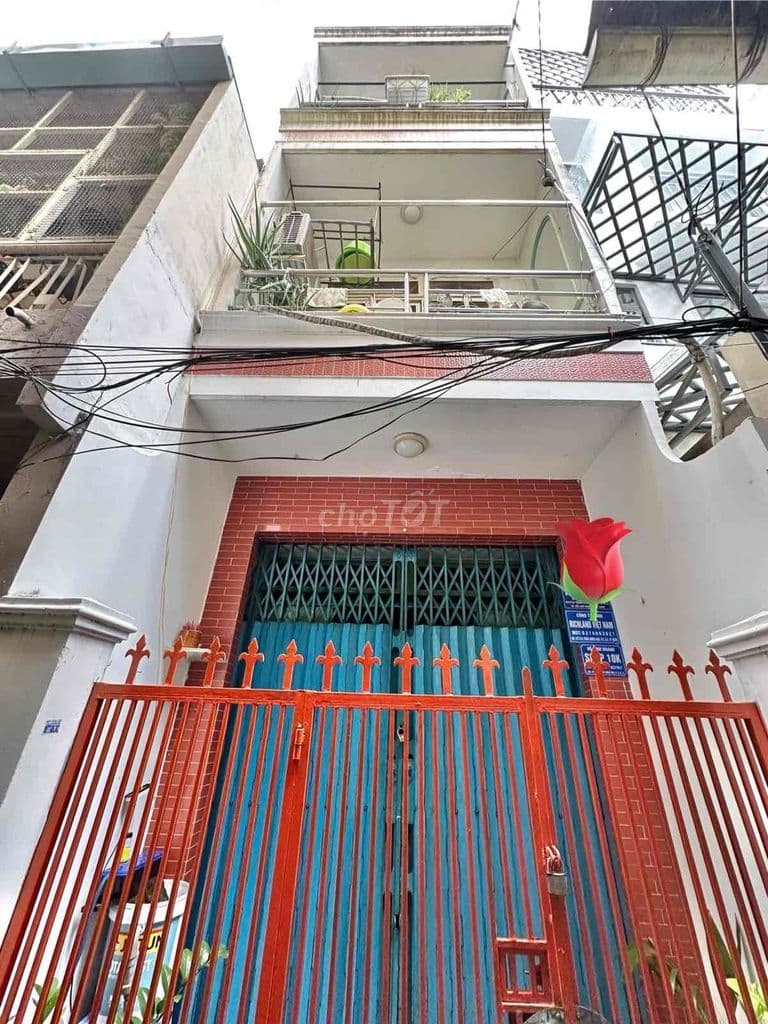Bán nhà chính chủ Trần Hưng Đạo, Quận 5, 38m2, 3 tầng, hẻm thông.