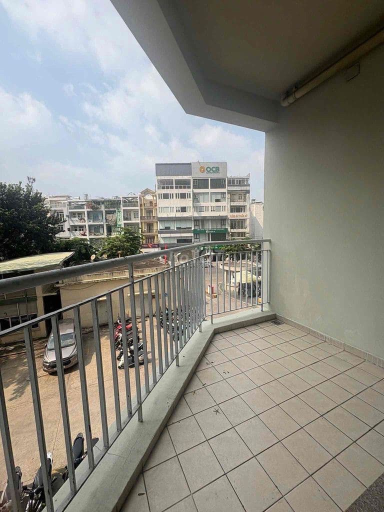 chủ bán 100m2 giá rẻ lỗ 500triệu còn 3ty999 sổ hồng tầng cao đẹp ban - Ảnh 3