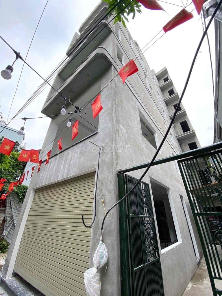 BÁN NHÀ TƯ ĐÌNH LONG BIÊN CẠNH CẦU TRẦN HƯNG ĐẠO