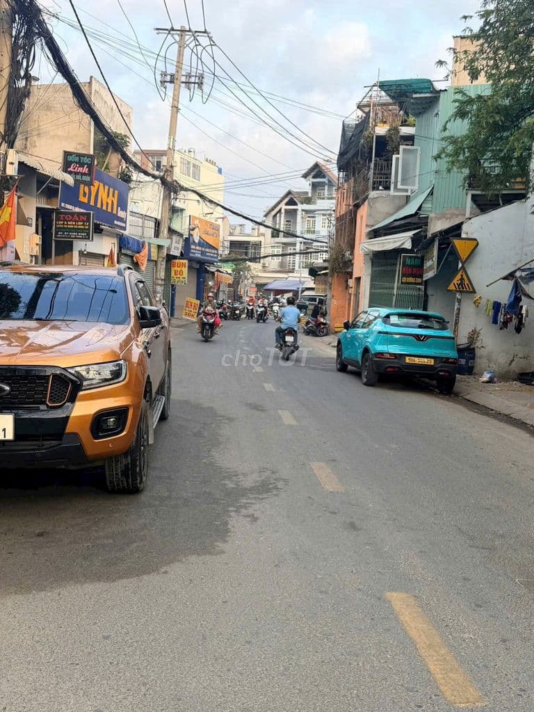 BÁN NHÀ MẶT TIỀN ĐƯỜNG HT13 - GẦN CHỢ HIỆP THÀNH. GIÁ : 4,79 TỶ - Ảnh 2