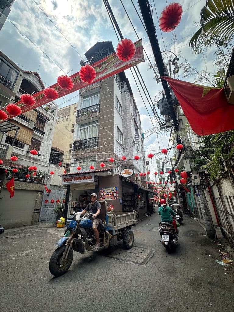 hẻm 8m , vị trí căn góc , 6 Tầng+ 8 phòng , 4,6x12m , giá bán 10,9 tỷ